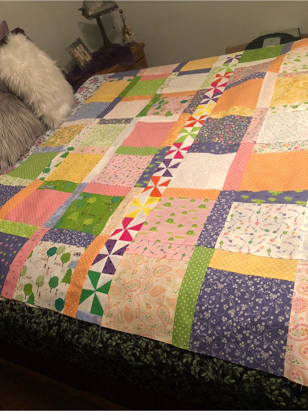 ONE OF A KIND- HANDCRAFTED Handcraft Quilt - Pastel Multicolor “Picnic” Theme - Picture 2 of 7